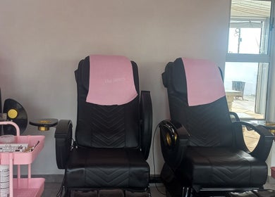Relaxation chairs at Angelique's Aesthetics @ The New James, Pretoria, Gauteng, ZA. Elegant beauty setting.