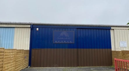 Entrée principale de PETRUS Instructeur Fitness à Bretteville-sur-Odon, Normandie, FR