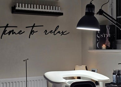 The Glow Way - TGW in Bedford, England, GB offers a relaxing corner with cozy ambiance for wellness.