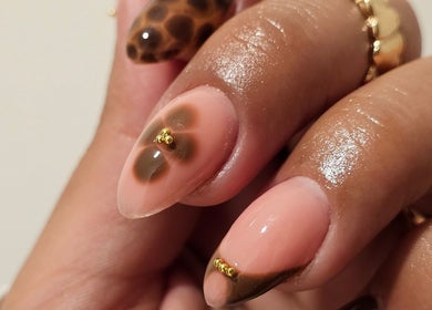 Stylish nail art with gold accents at The Glow Way - TGW in Bedford, England, GB, showcasing unique designs.
