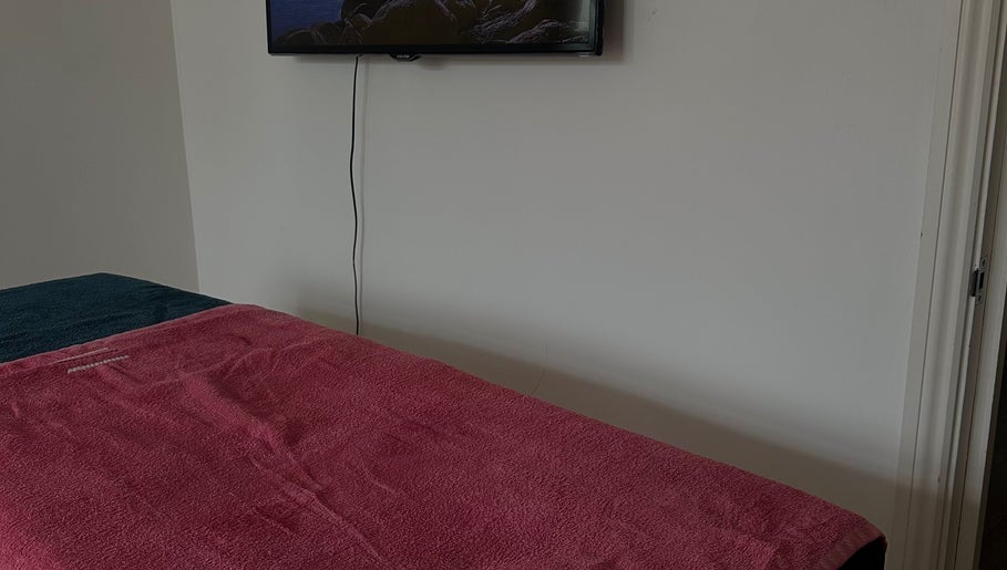 BL | Massage Therapist slika 1