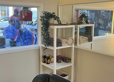 Dasa Luxe interior with towels and products, Manchester, England, GB. Elegant beauty and wellness atmosphere.
