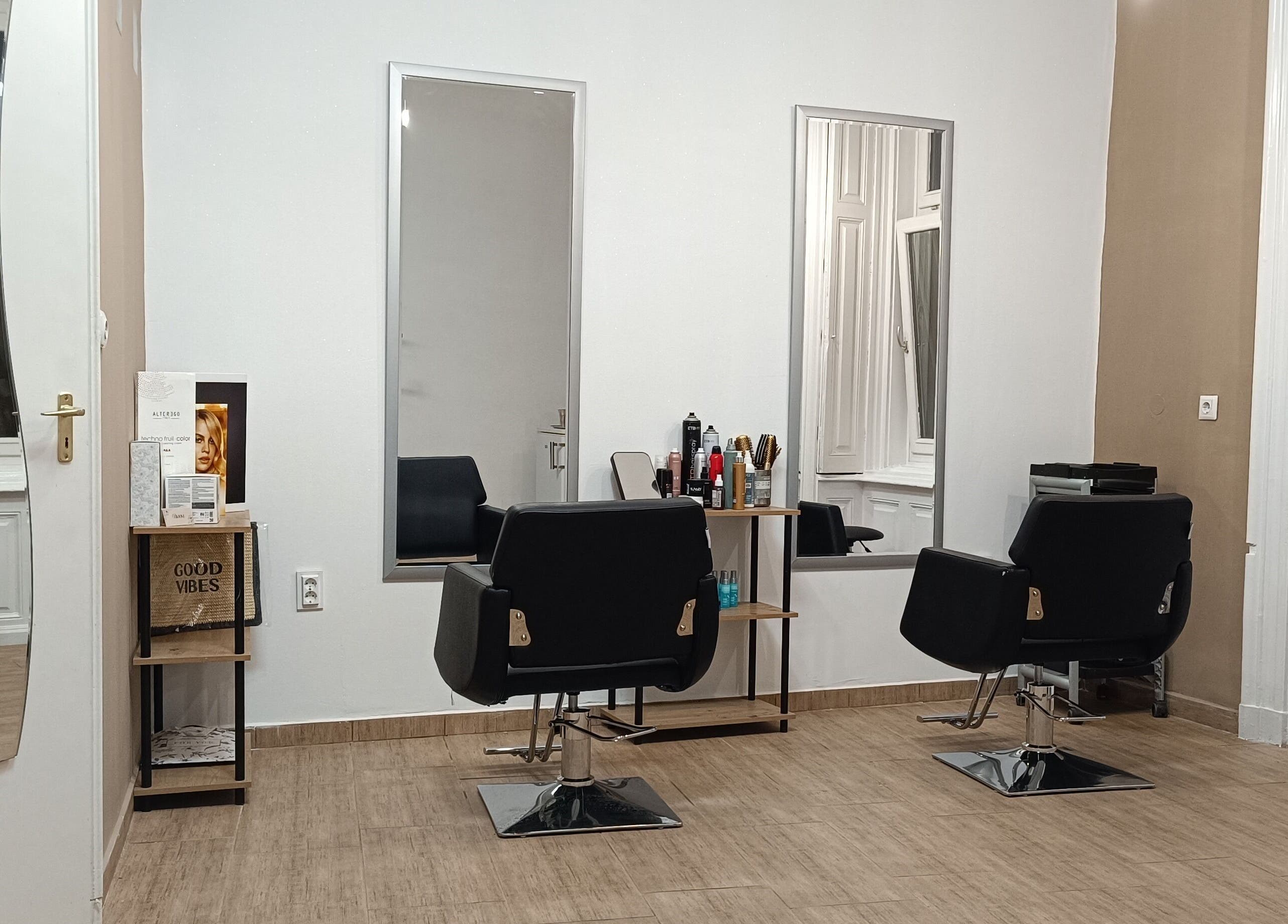 Modern szaloninterior a Dina Fodrászat - Makó szalonban, Makó, HU.