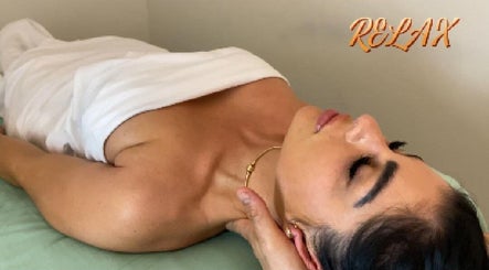 Relaxing massage therapy at VS Energetics Boca Raton, Boca Raton, Florida, US.