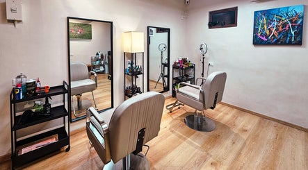 Elegant salon styling area at Manong Barbers UP Diliman, QC, located in Quezon City, Metro Manila, PH.