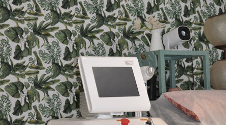 Equipamento de beleza moderno no Timeless Laser Studio, Matosinhos, Porto, PT.