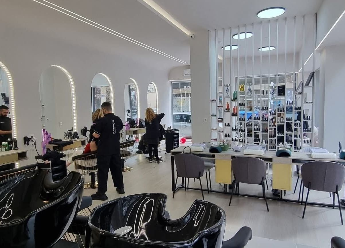 Σαλόνι ομορφιάς RAINBOWMAKEOVER στην Ανάληψη Θεσσαλονίκης, GR, με σύγχρονο σχεδιασμό και εξοπλισμό.