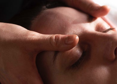 Massage visage apaisant chez Prana Paris Massage et naturopathie selon l’Ayurvéda, Paris, Île-de-france, FR.