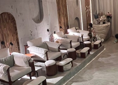 Luxurious seating area at Côte nail spa | كوت سبا in Riyadh, Riyadh Province, SA, showcasing elegance and comfort.