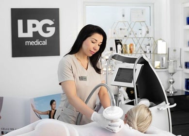 Professional LPG therapy at hub26 Lawrence House, Cleckheaton, England, GB for a relaxing wellness experience.