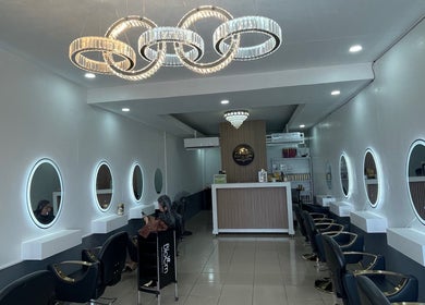 Elegant interior of RoyalGem Salon and Spa, Tarlac City, Central Luzon, PH, with chic styling stations.