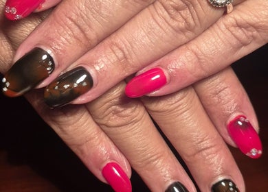 Hand with Only Press hand painted press on nails in Cape Town, Western Cape, ZA showcasing intricate designs.