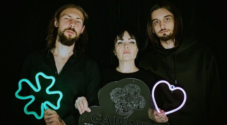 Zespół z neonami w Gabinet Terapeutyczno-Artystyczny, Katowice, Województwo Śląskie, PL.