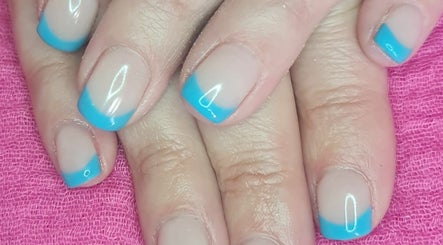 Ariellah Nails and Beauty slika 3