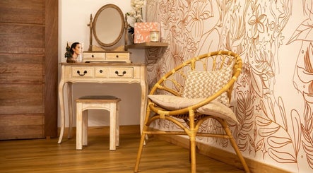 Espace de détente élégant chez Sarah bien être, Saint-françois, Grande-terre, GP, avec mobilier vintage.
