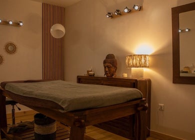 Salle de massage apaisante à Sarah bien être, Saint-françois, Grande-terre, GP. Confort et relaxation assurés.