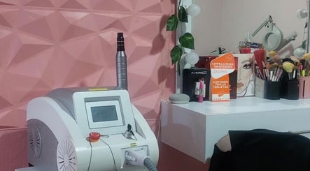 Equipo de belleza en Diana Sánchez Studio, Ciudad De México, MX, ideal para tratamientos innovadores y efectivos.