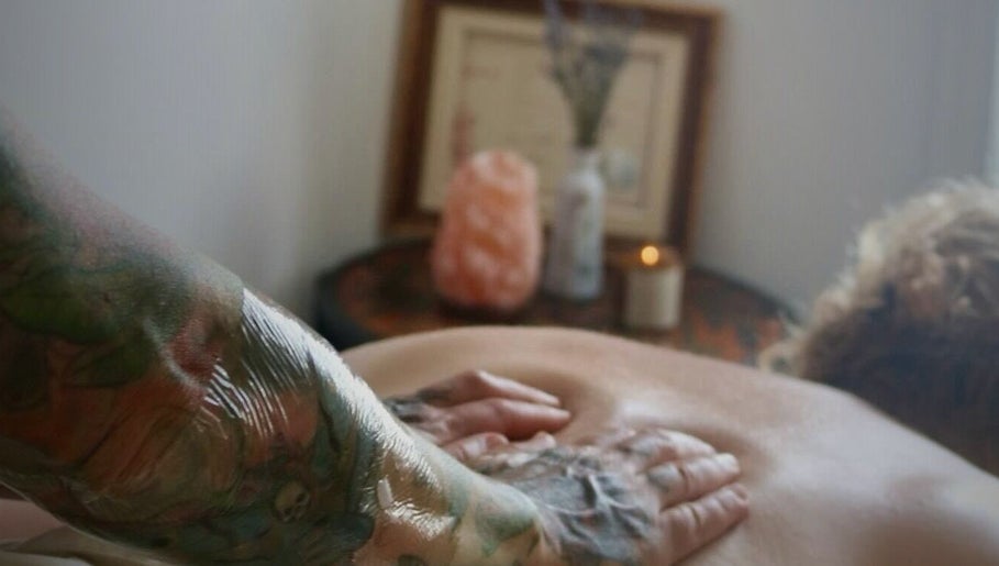 Massage relaxant au centre Massothérapie Geneviève Alie à Saint-Élie-de-Caxton, Québec, CA.