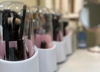 Brochas de maquillaje profesionales en Estudio Araceli Gonzalez, Concordia, Entre Ríos, AR.