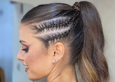 Peinado trenzado en Estudio Araceli Gonzalez, Concordia, Entre Ríos, AR. Estilo moderno y sofisticado.