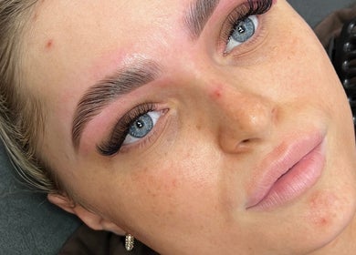 Beautifully shaped brows at Emily Does Brows, Dublin, County Dublin, IE. Enhance your look with expert services.