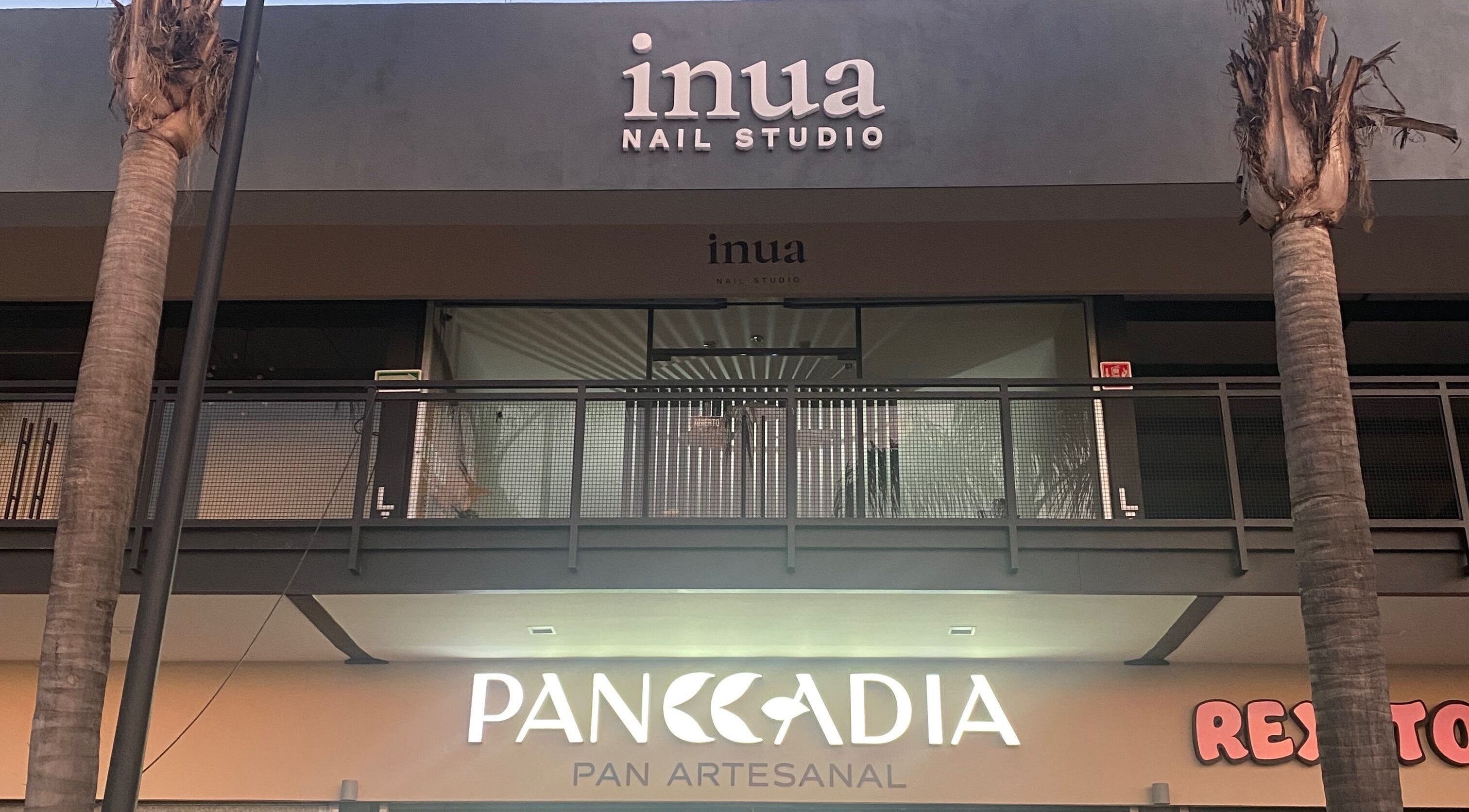 Vista de la entrada de INUA - Nail Studio en León De Los Aldama, Guanajuato, MX.