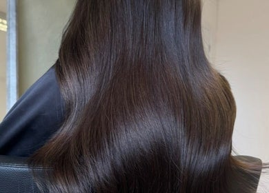Smooth, shiny hair showcased at SHADE TWENTY2 in Wolverhampton, England, GB.
