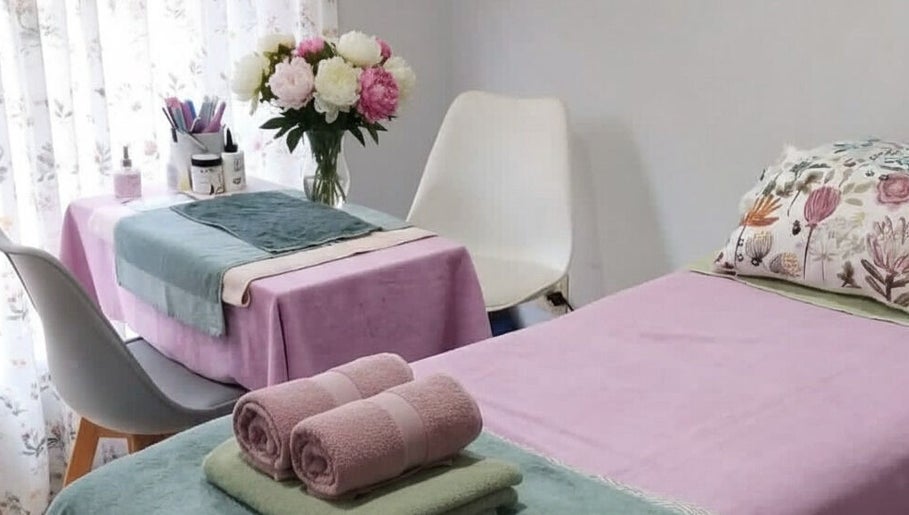 Relaxing treatment room at Blomelle Aesthetics, Pretoria, Gauteng, ZA showcasing comfort and tranquility.