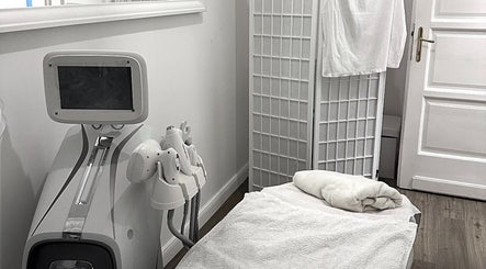 Elegáns kezelőszoba az Imperial Beauty Lounge Budapestben, Budapest, Magyar, HU címen.