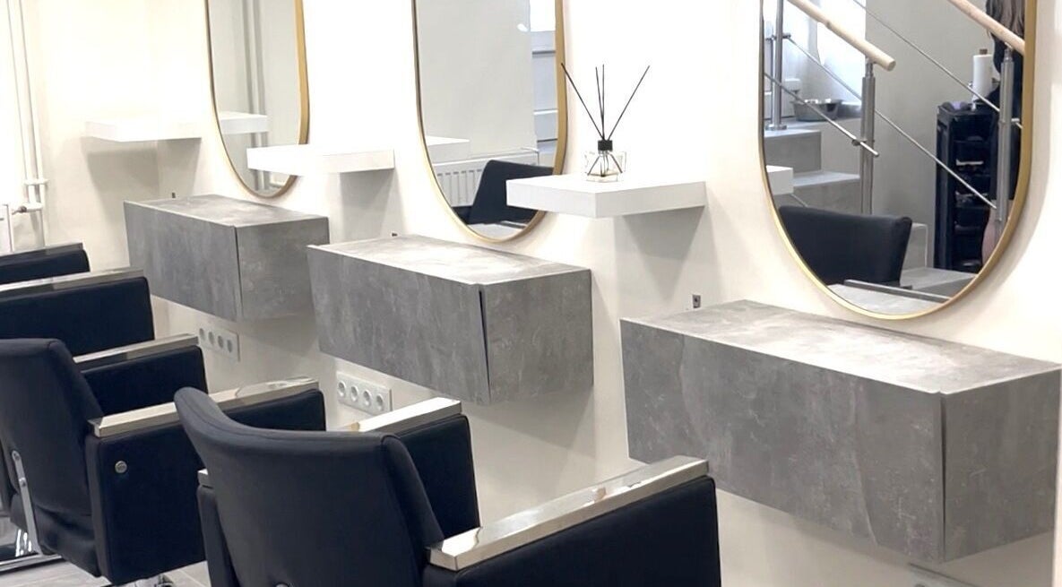 Imperial Beauty Lounge Budapest minimalista tükörszalonja, Budapest, Magyar, HU.