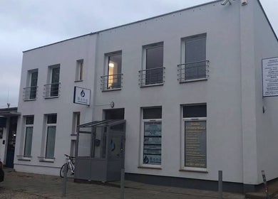 Zewnętrzna fasada Kosmetologia Gabriela Klaczak, eleganckie wnętrze w Gdańsku, Województwo Pomorskie, PL.