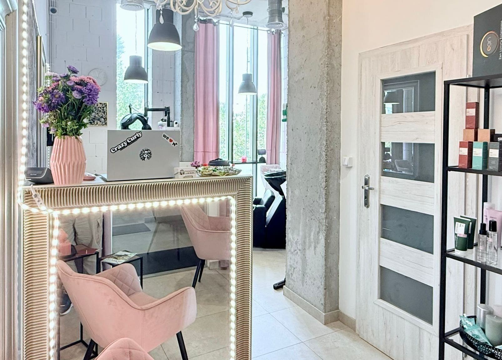 Stylowe wnętrze Crazy Curly Fryzjer Wilanów - Beata Stańczak, Warszawa, Województwo Mazowieckie, PL.