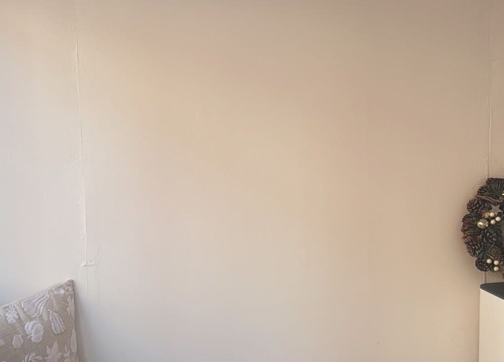 Elegant corner with decorative wreath on display at By KatyAlice, Kippax, England, GB.