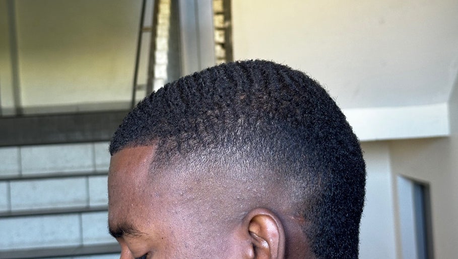 Coiffure épurée et moderne à DR MOUSSI (DRM), Saint-louis, Saint-pierre, RE.