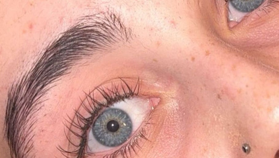 Close-up of expertly styled eyelashes at Lashesbyzoew in Gorebridge, Scotland, GB.