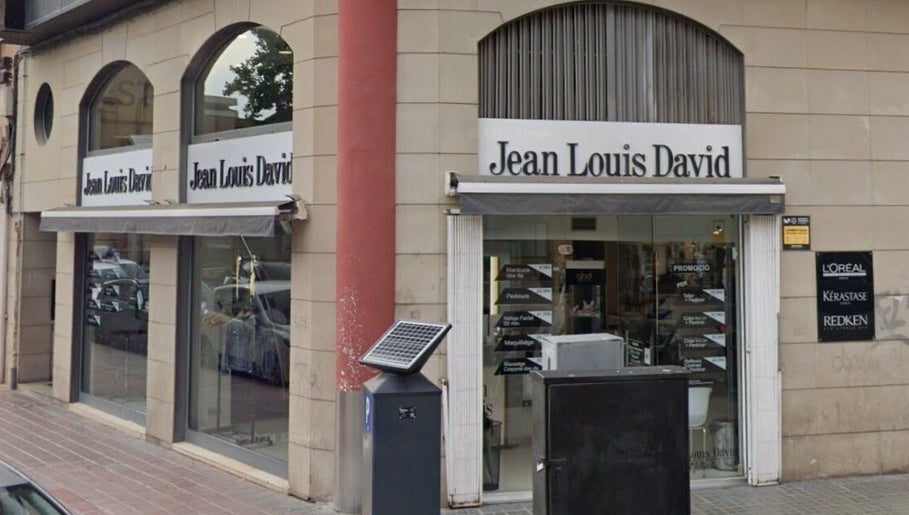 Fachada del Nail Studio en Lleida, Catalunya, ES con diseño moderno y acogedor.