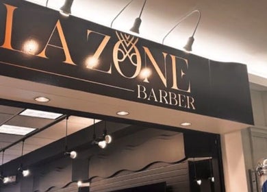 Enseigne chic de salon Lockness by Maya à Trois-Rivières, Québec, CA, mettant en valeur le style moderne.