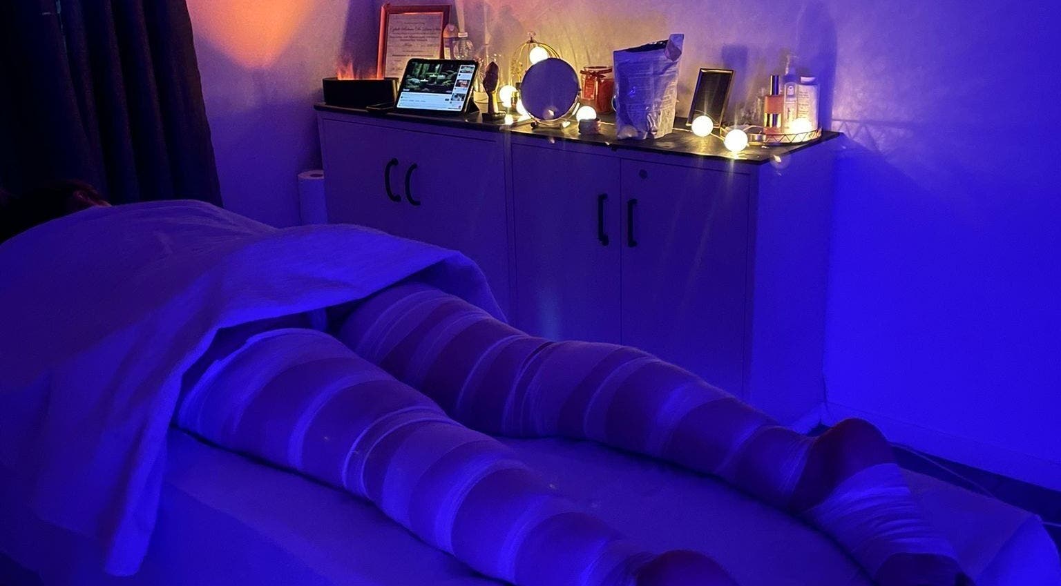 Trattamento avvolgente presso Flor de Lis - Estetica Brasiliana, Milano, Lombardia, IT in ambiente rilassante.