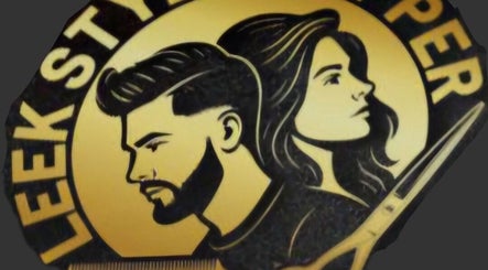 Leek style kapper logo in Leek, Groningen, NL, featuring profiles of a man and woman with stylish haircuts.