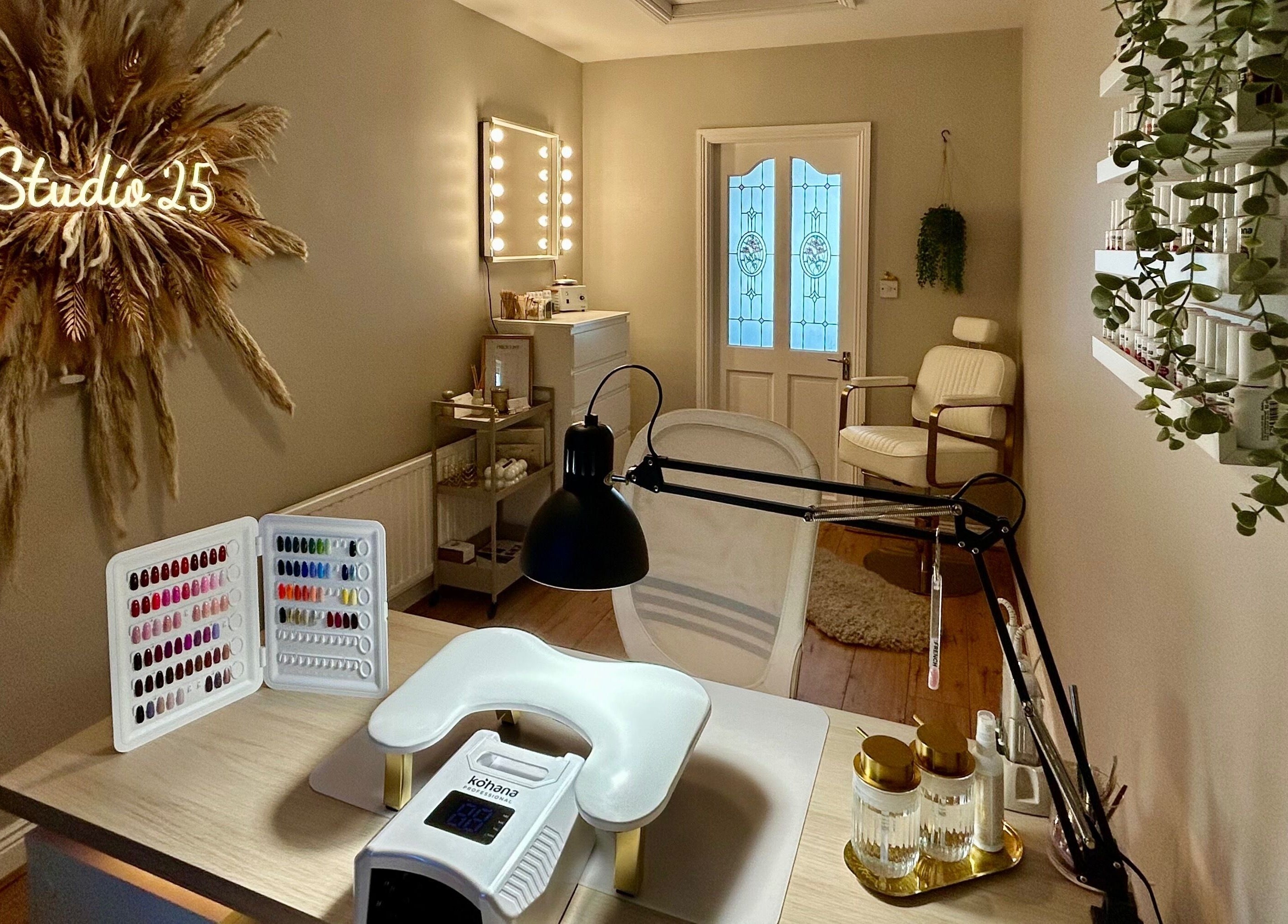 Cozy interior of Studio 25 by Sadhbh in Banagher, County Offaly, IE with a chic nail table and elegant decor.