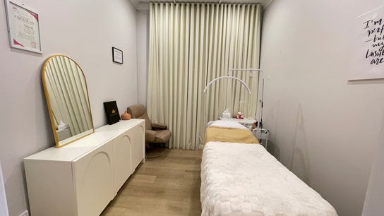 Mira's Lash Studio