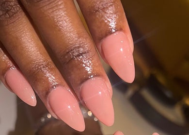 Manucure élégante à LUXURY NAILS BY OF, Roubaix, Hauts-de-france, FR, ongles pastel soignés.