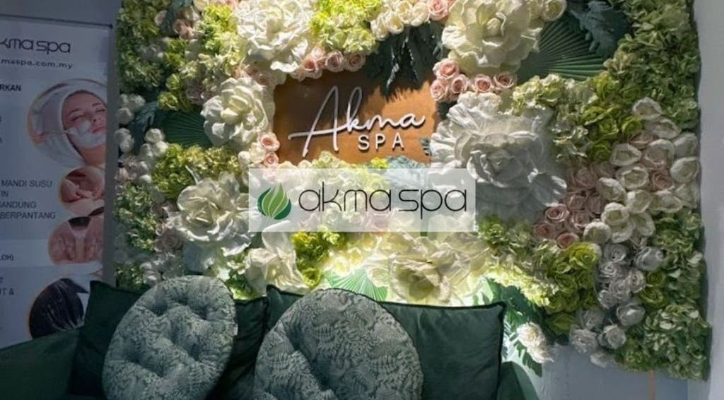 Elegant floral backdrop at Akma Spa Cyberjaya, Cyberjaya, Selangor, MY, inviting relaxation and tranquility.