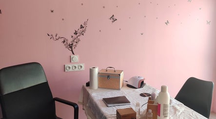 Salle de soins chez Naturel'art à Saint-fort-sur-le-né, Nouvelle-aquitaine, avec décor apaisant.