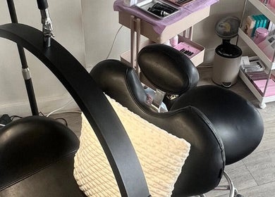 Beauty By Nichola salon chair with cozy pillow in Bromborough, England, GB for ultimate comfort.