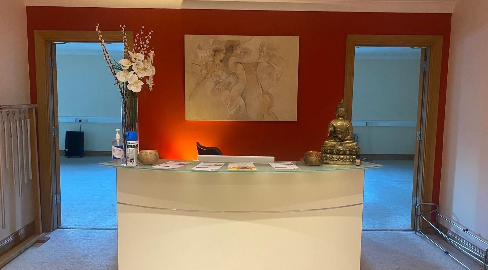 Elegant reception at Marcela Bonturi in Malahide, County Dublin, IE with art and Buddha statue.