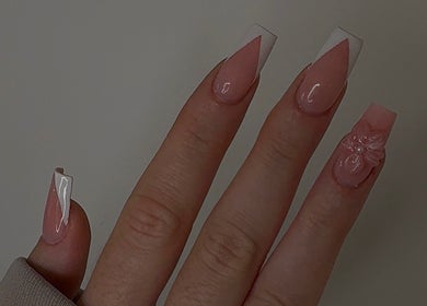 Unhas decoradas em gel com design moderno no Studio Amorim, Namur, Région Wallonne, BE.