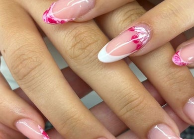 Unhas decoradas com design moderno em By.rafaelam, Vila Real, Vila Real, PT.