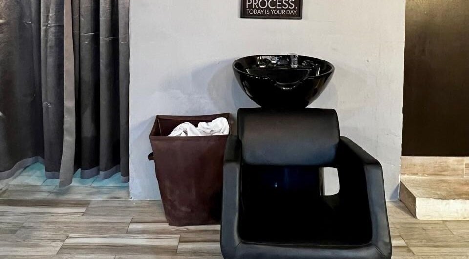 Lavabo moderno en THE LIONSBARBERSHOP PLAYA DEL CARMEN, Playa Del Carmen, Quintana Roo, MX.