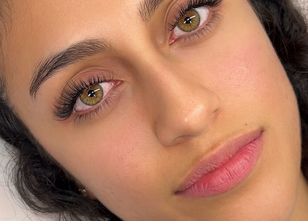 Cliente con pestañas largas y voluminosas en Las pestañas de Ru, Morelia, Morelia, MX.